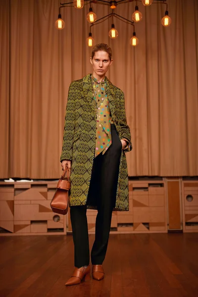 Look 3